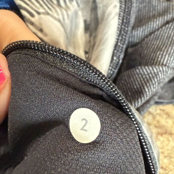 Lululemon Athletica Gray Black Leggings - Picture 5 of 10